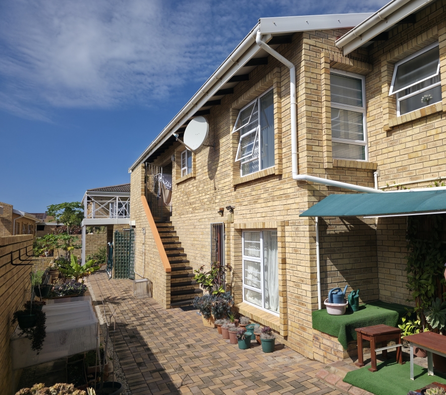 3 Bedroom Property for Sale in Wavecrest Eastern Cape